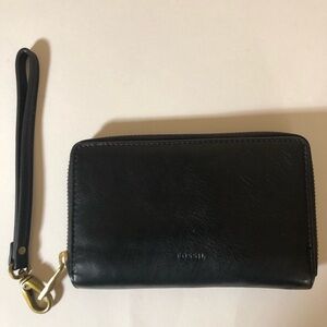 Fossil  Wristlet/Clutch, Black, pre-owned, strap can be removed